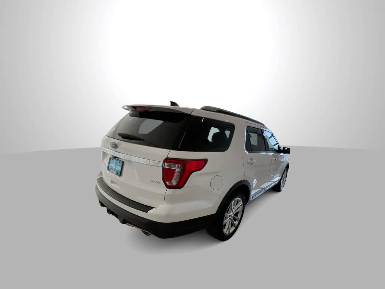 Used 2018 Ford Explorer XLT AWD/4WD image 8