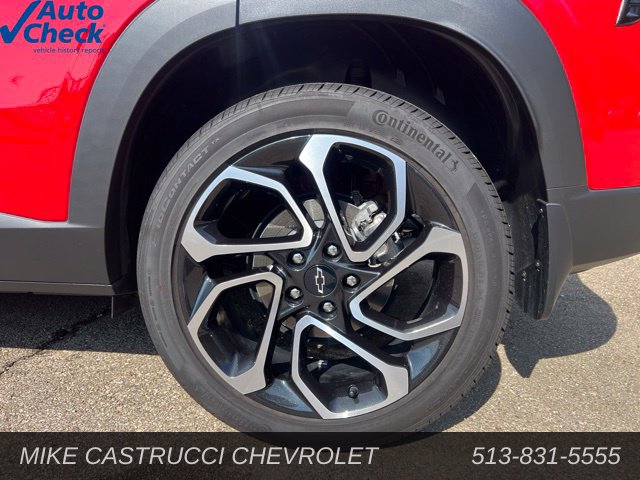 Used 2026 Chevrolet Trax RS w/ Sunroof Package FWD image 5