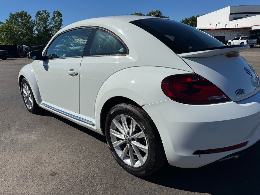 Used 2017 Volkswagen Beetle 1.8T SE FWD image 10