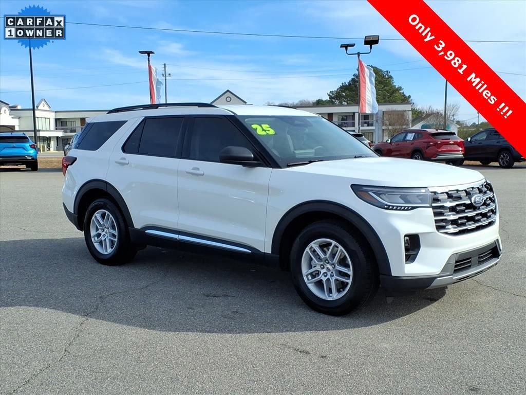 Used 2025 Ford Explorer Active w/ Active Comfort Package image 7