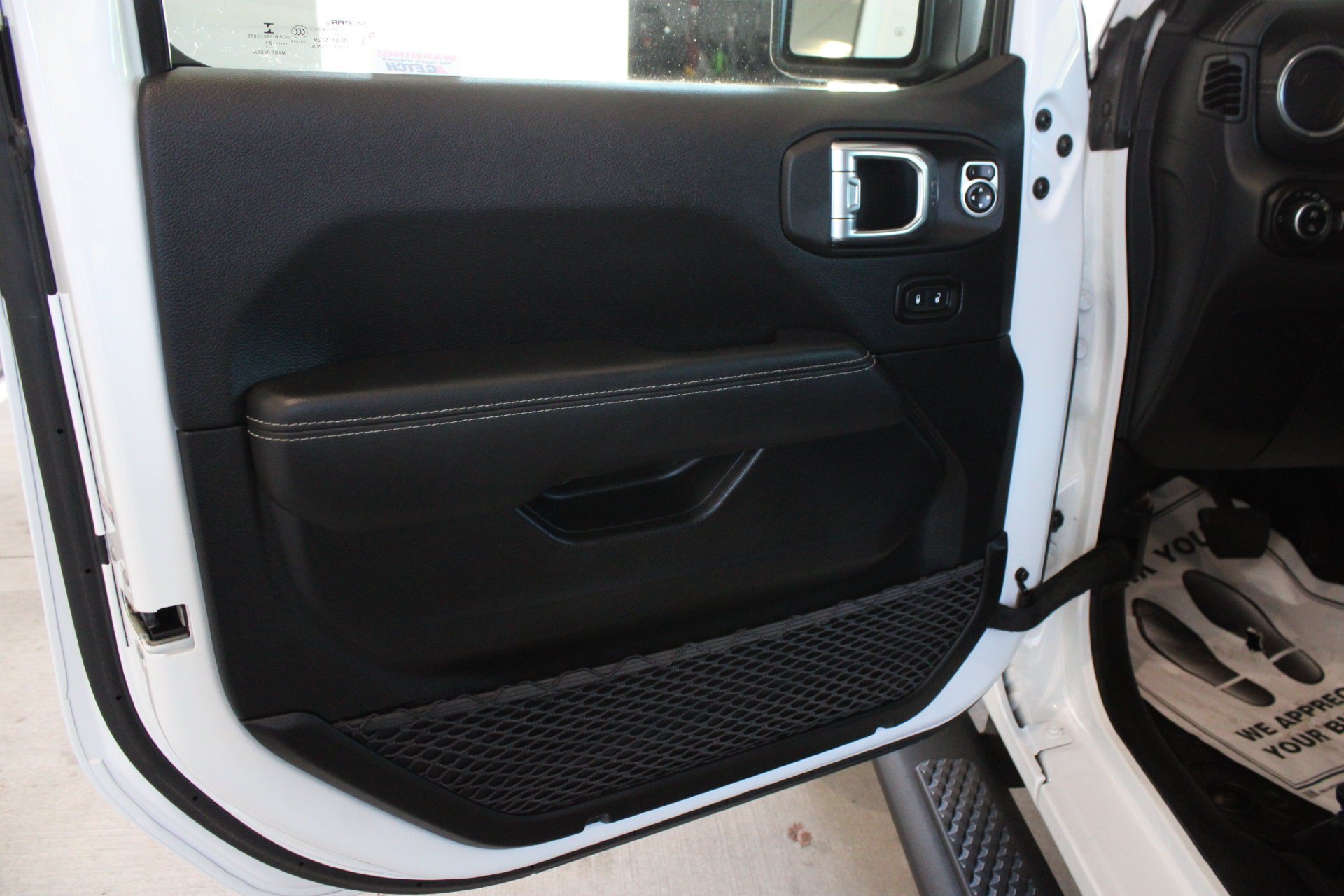 Used 2021 Jeep Gladiator Overland w/ Popular Equipment Package AWD/4WD image 11