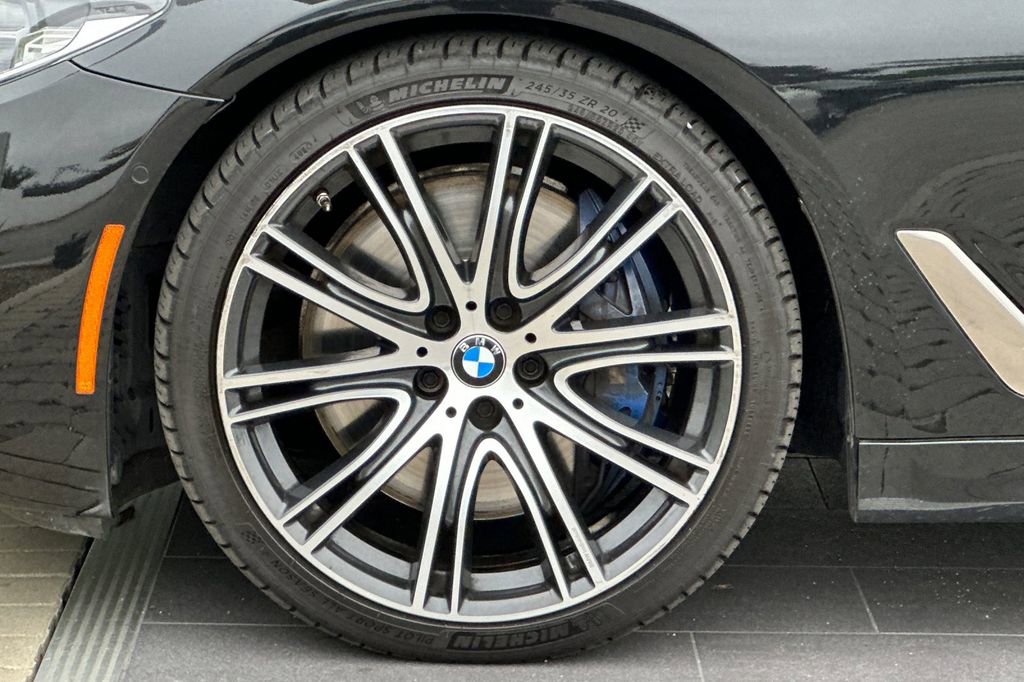 Used 2018 BMW M550i xDrive AWD/4WD image 32