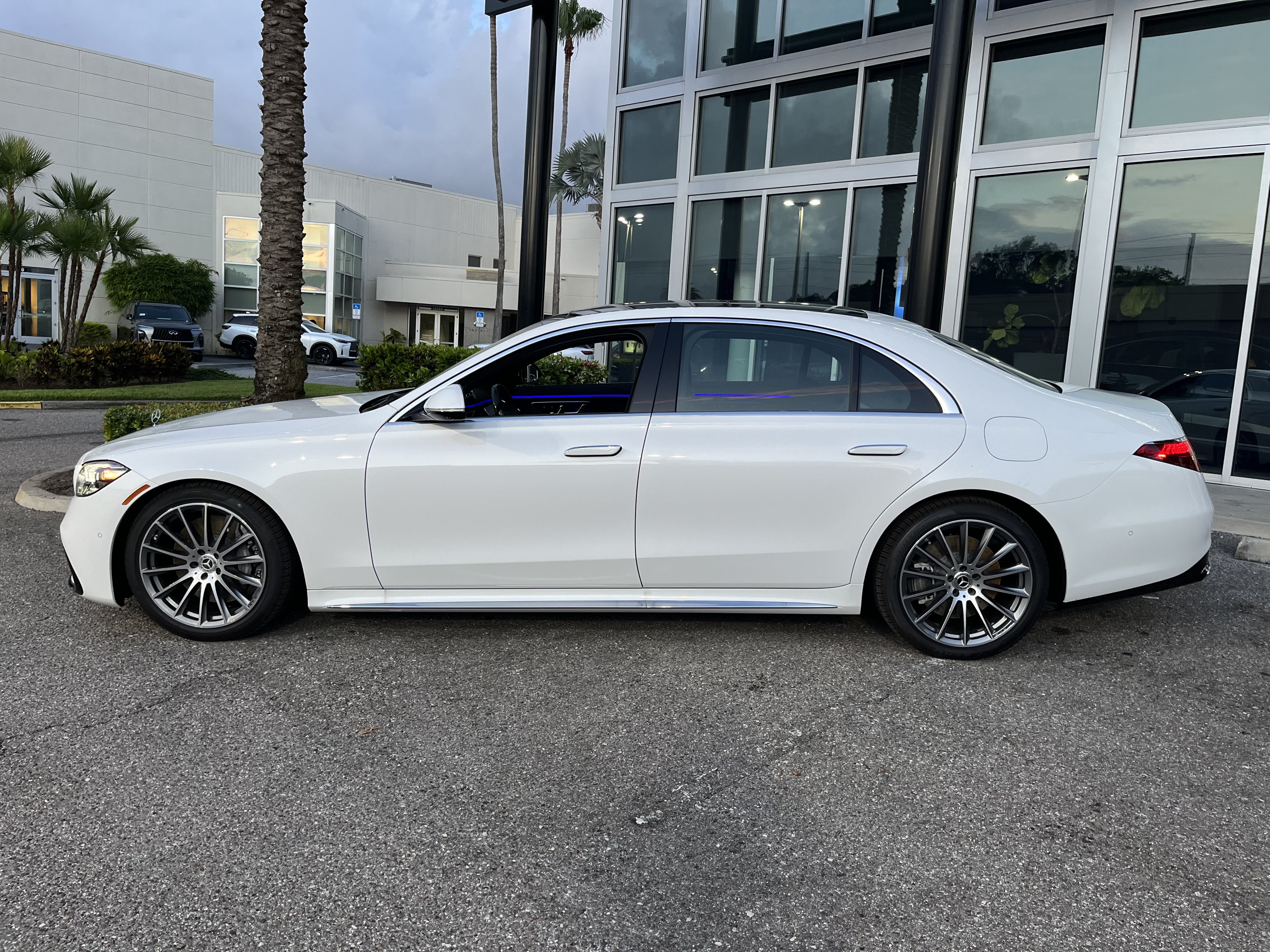 New 2026 Mercedes-Benz S 580e 4MATIC Sedan image 3