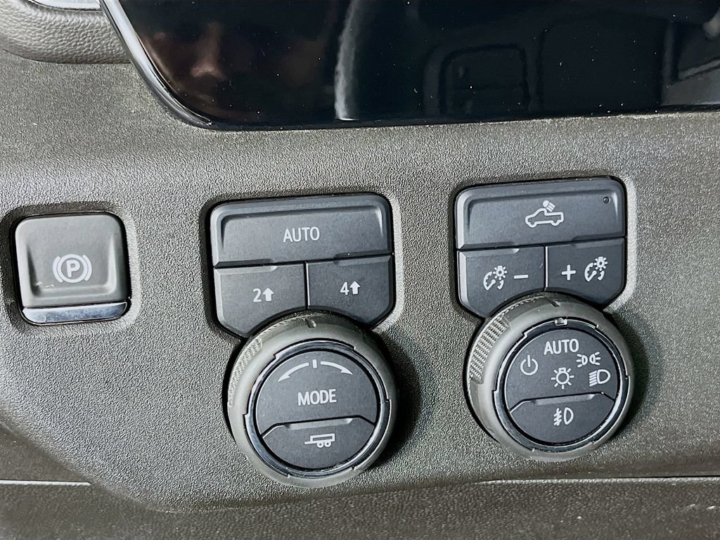 Used 2024 Chevrolet Silverado 1500 RST w/ Dark Appearance Package AWD/4WD image 13