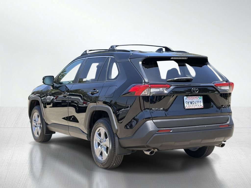 Used 2024 Toyota RAV4 XLE w/ Convenience Package FWD image 4