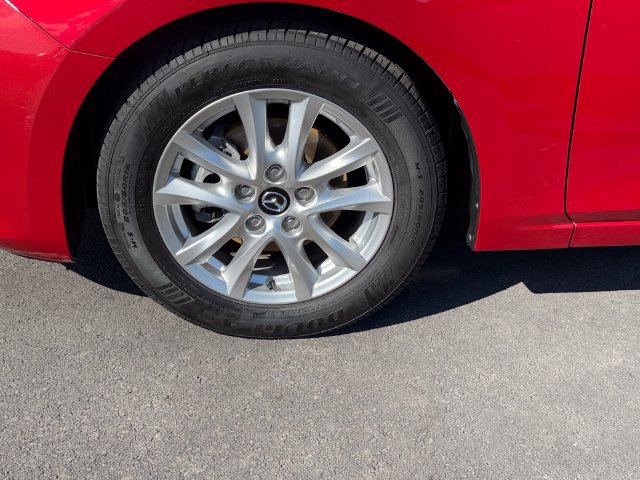 Used 2015 MAZDA MAZDA3 i Touring w/ Technology Package FWD image 28