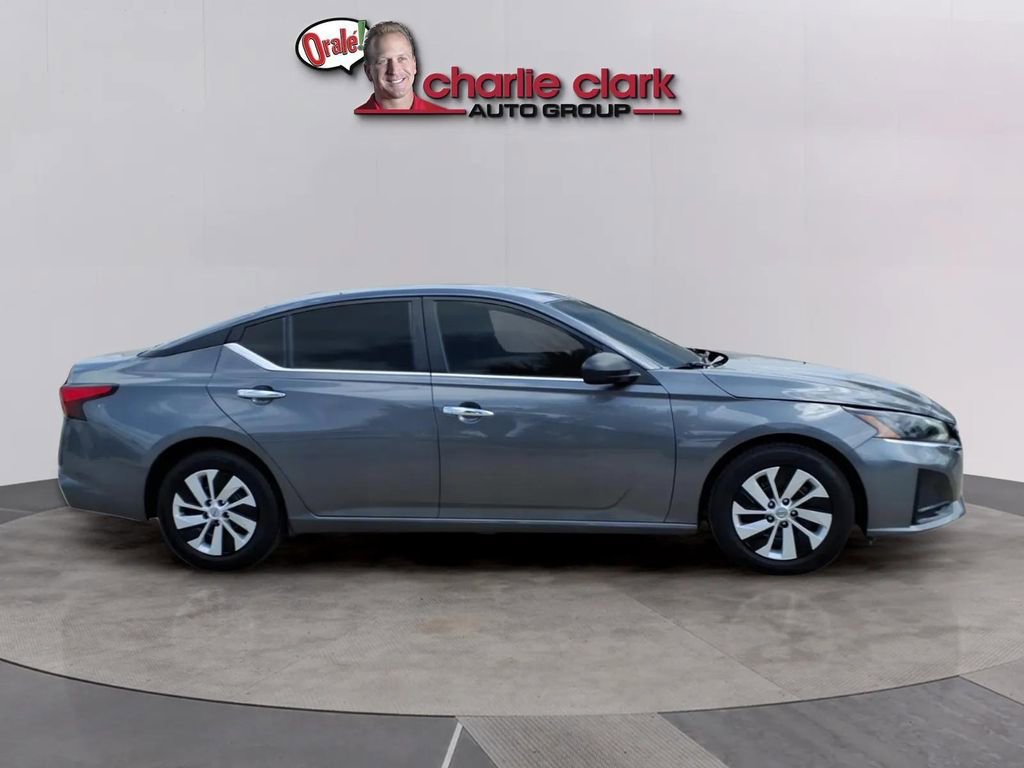 Used 2025 Nissan Altima 2.5 S image 6
