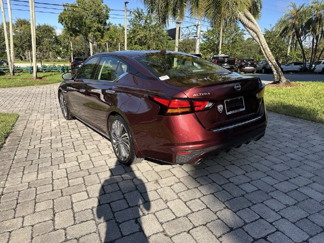 Used 2023 Nissan Altima 2.5 SL FWD image 34