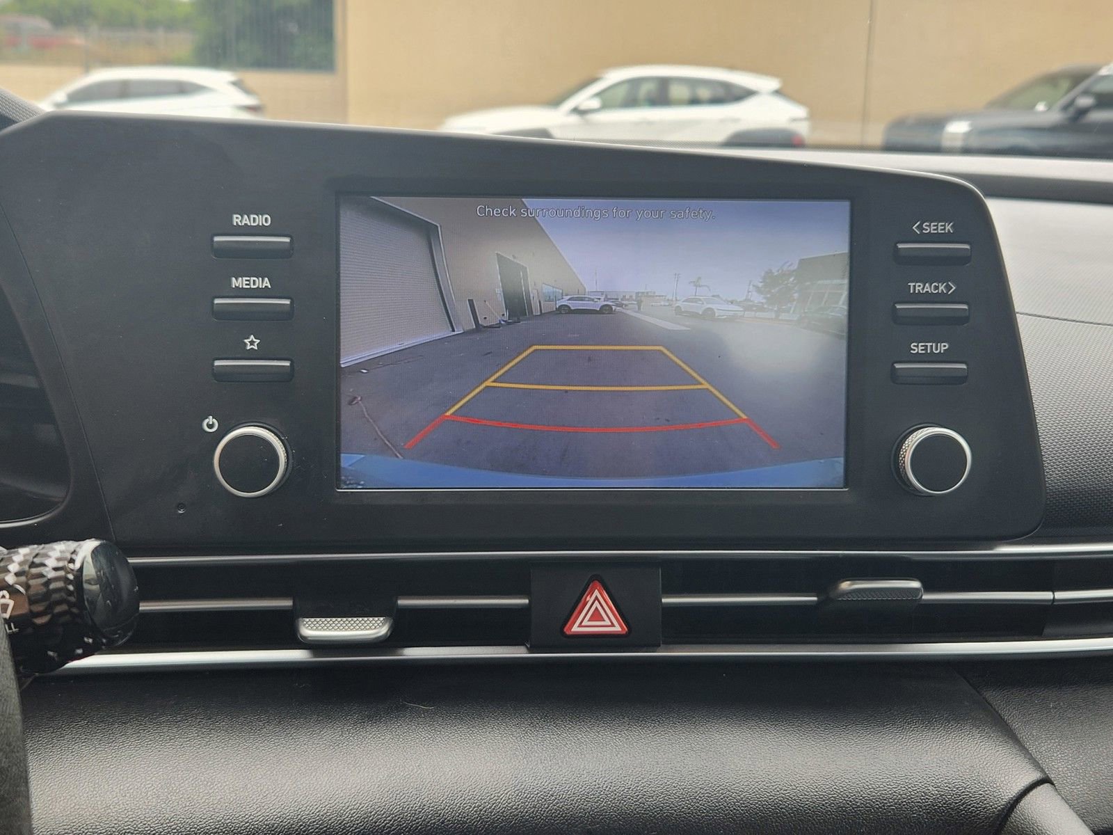 Used 2021 Hyundai Elantra SE FWD image 14