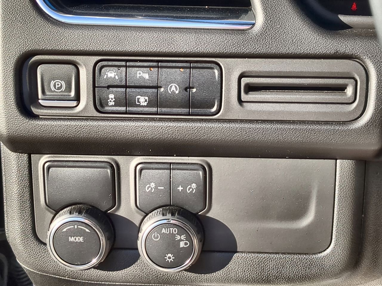 Used 2024 Chevrolet Tahoe RST w/ Luxury Package RWD image 18