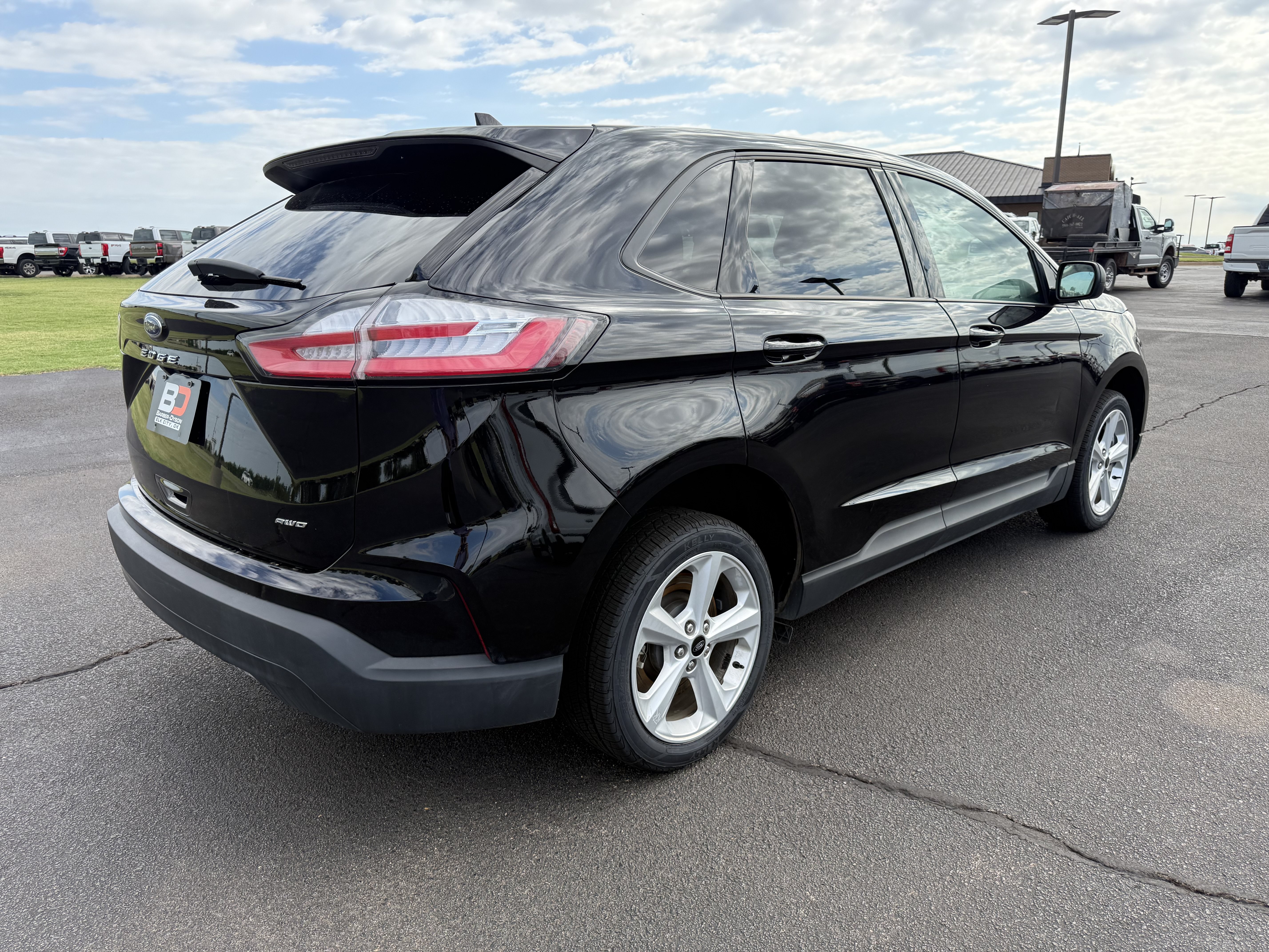 Used 2024 Ford Edge SE AWD/4WD image 3