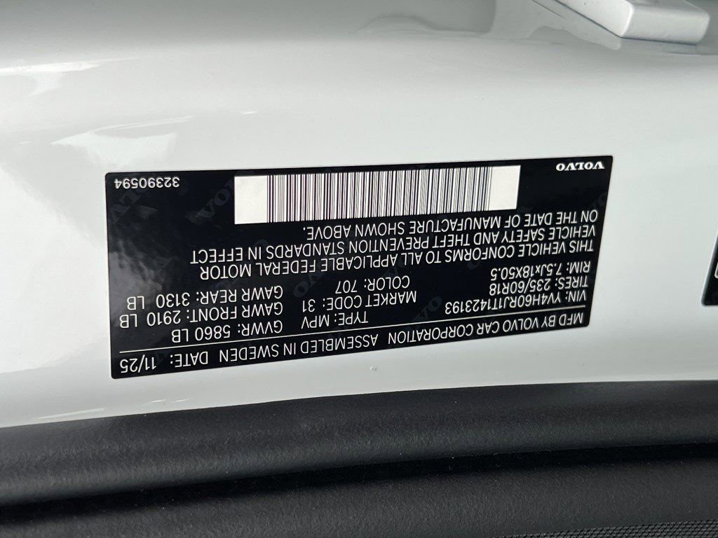 New 2026 Volvo XC60 T8 Core w/ Climate Package AWD/4WD image 31