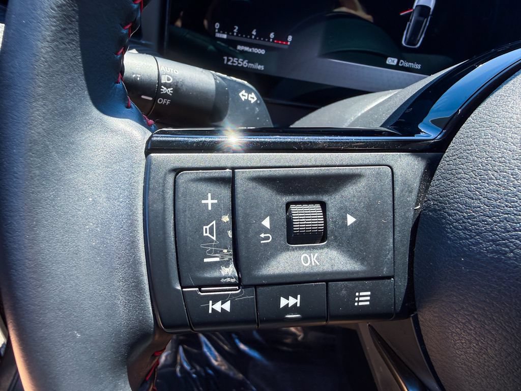 Certified 2025 Nissan Kicks SR AWD/4WD image 31