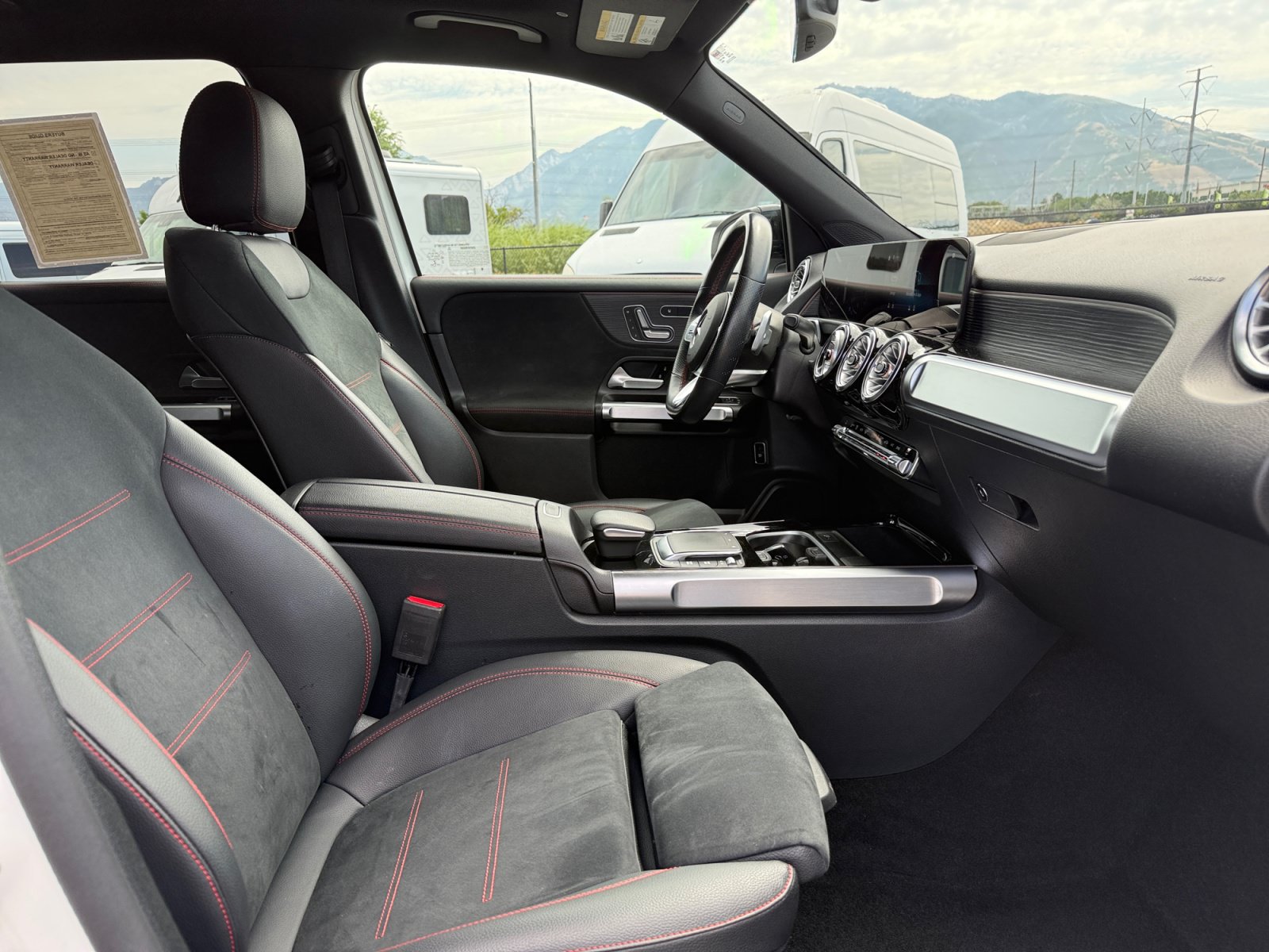 Certified 2023 Mercedes-Benz GLB 250 4MATIC image 19