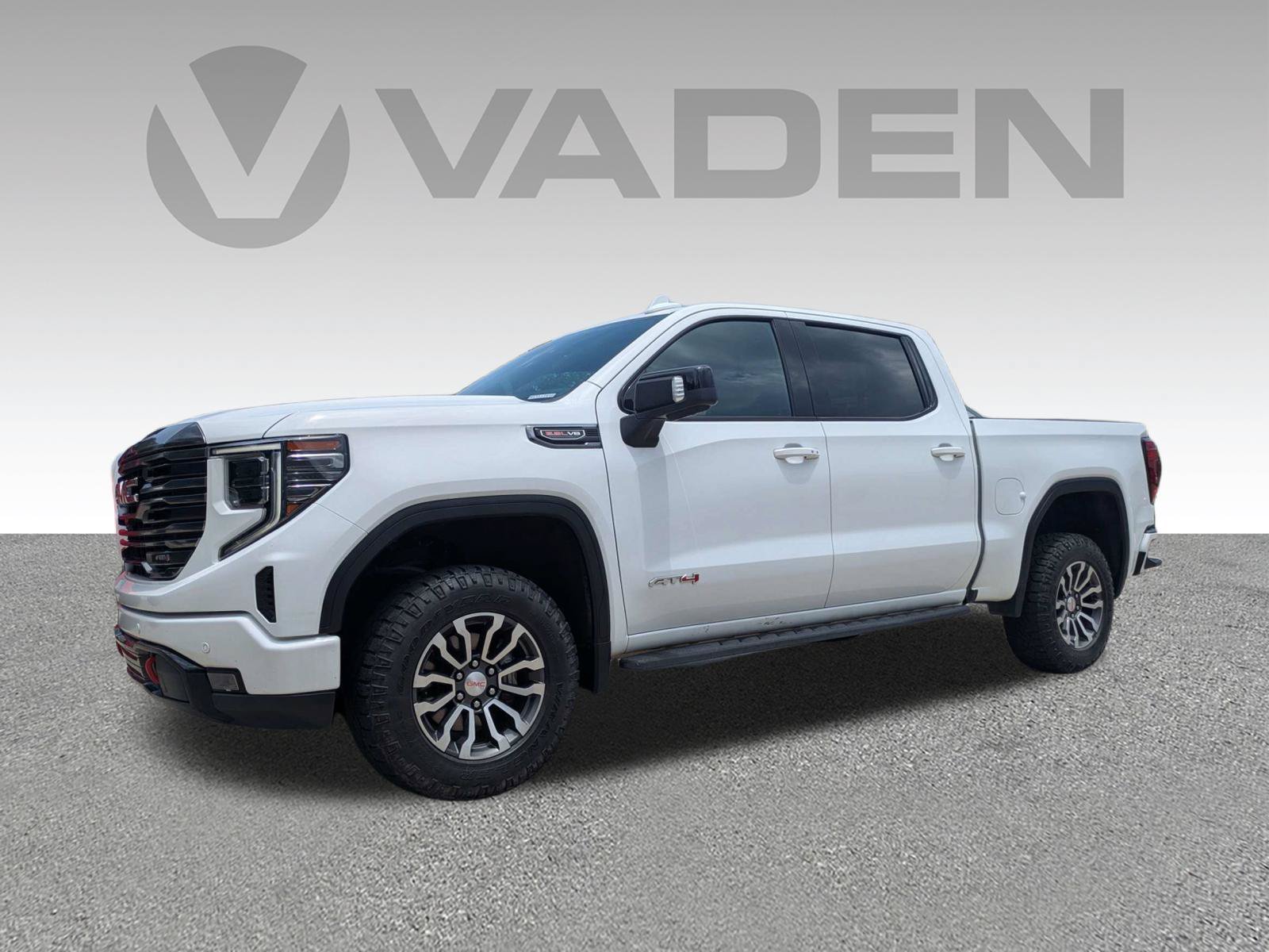 Used 2022 GMC Sierra 1500 AT4 w/ AT4 Premium Package AWD/4WD image 2