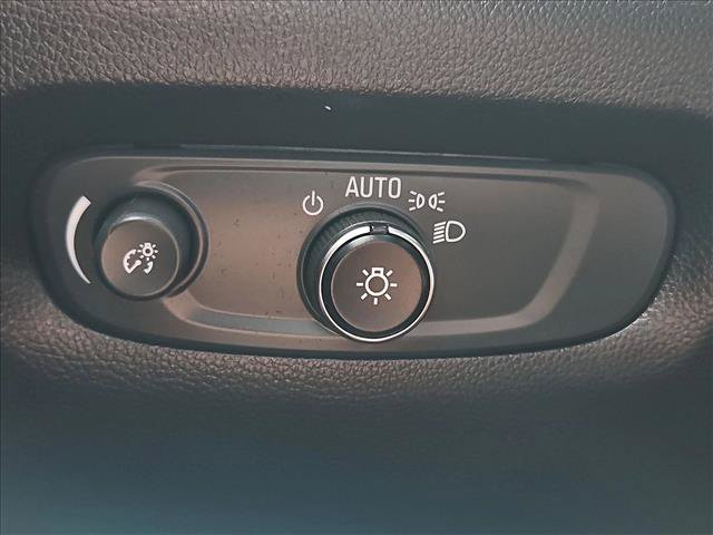 Used 2023 Chevrolet Traverse LT AWD/4WD image 16
