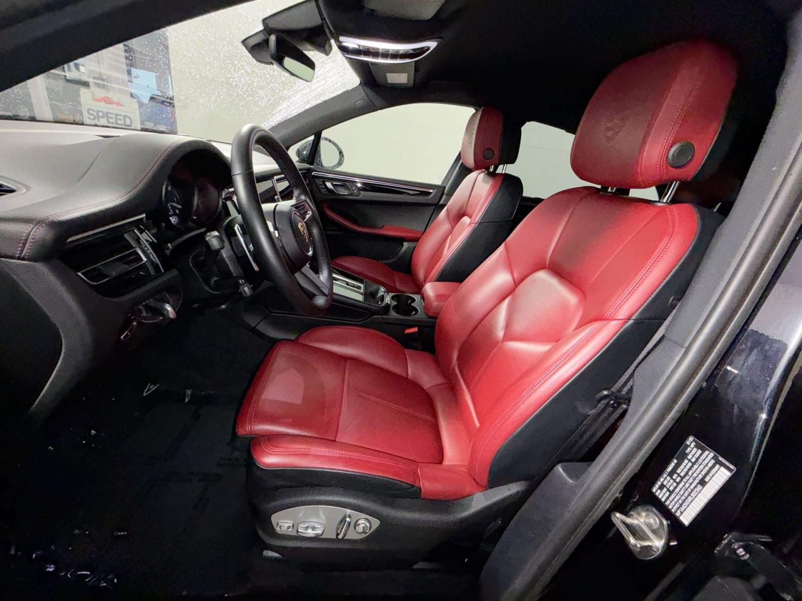 Used 2024 Porsche Macan Turbo AWD/4WD image 13