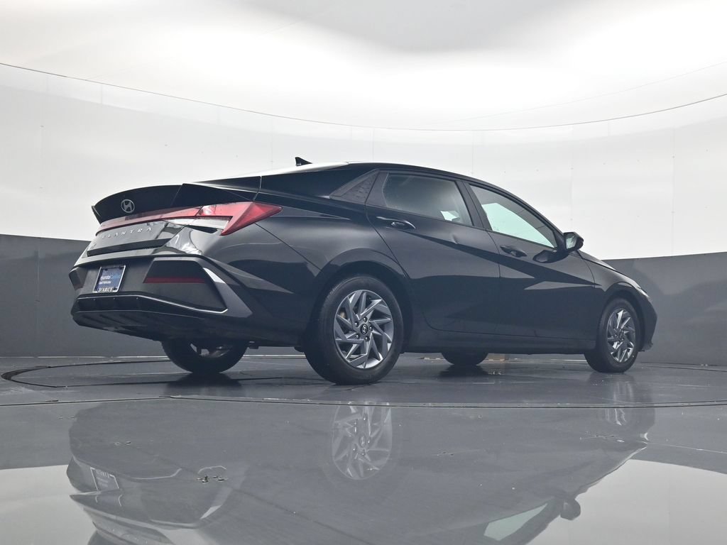 Certified 2024 Hyundai Elantra SEL FWD image 26