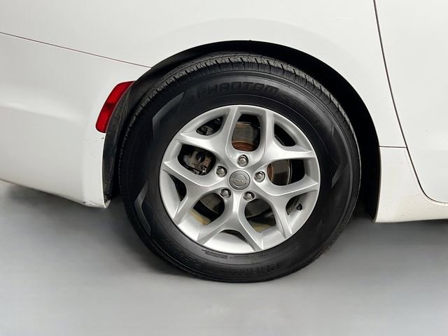 Used 2018 Chrysler Pacifica Touring Plus w/ Tire & Wheel Group image 36