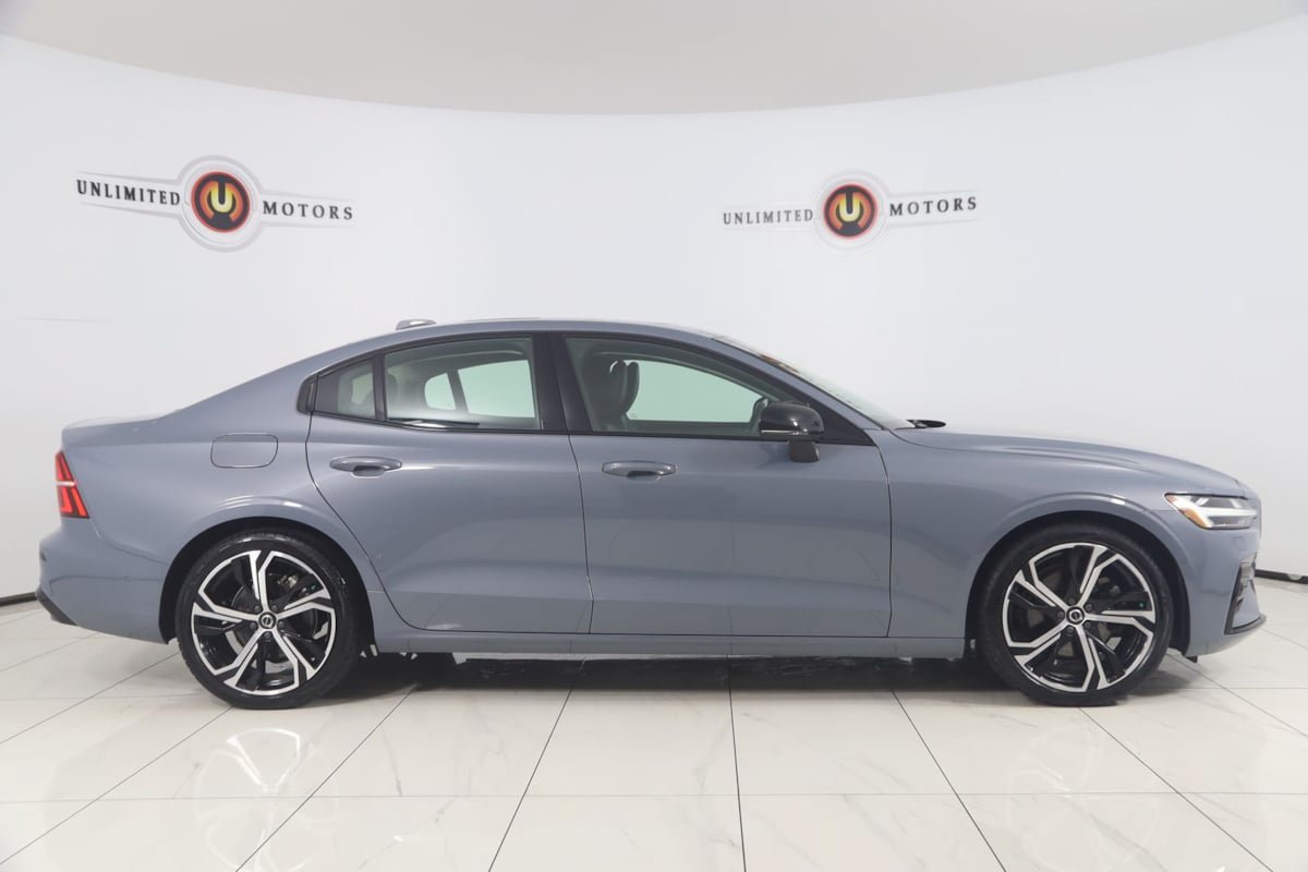 Used 2023 Volvo S60 B5 Plus AWD/4WD image 2