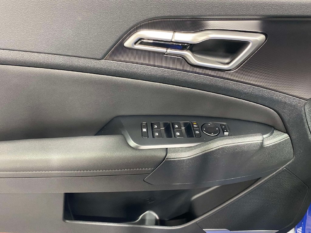 New 2026 Kia Sportage EX FWD image 18