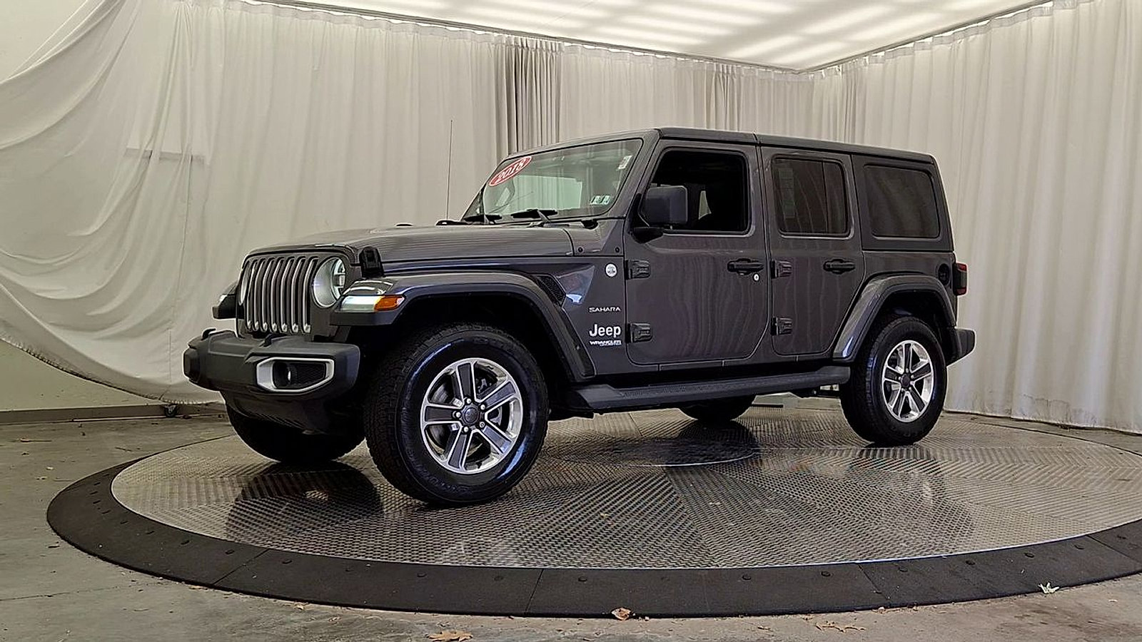 Used 2018 Jeep Wrangler Unlimited Sahara w/ Cold Weather Group AWD/4WD image 4