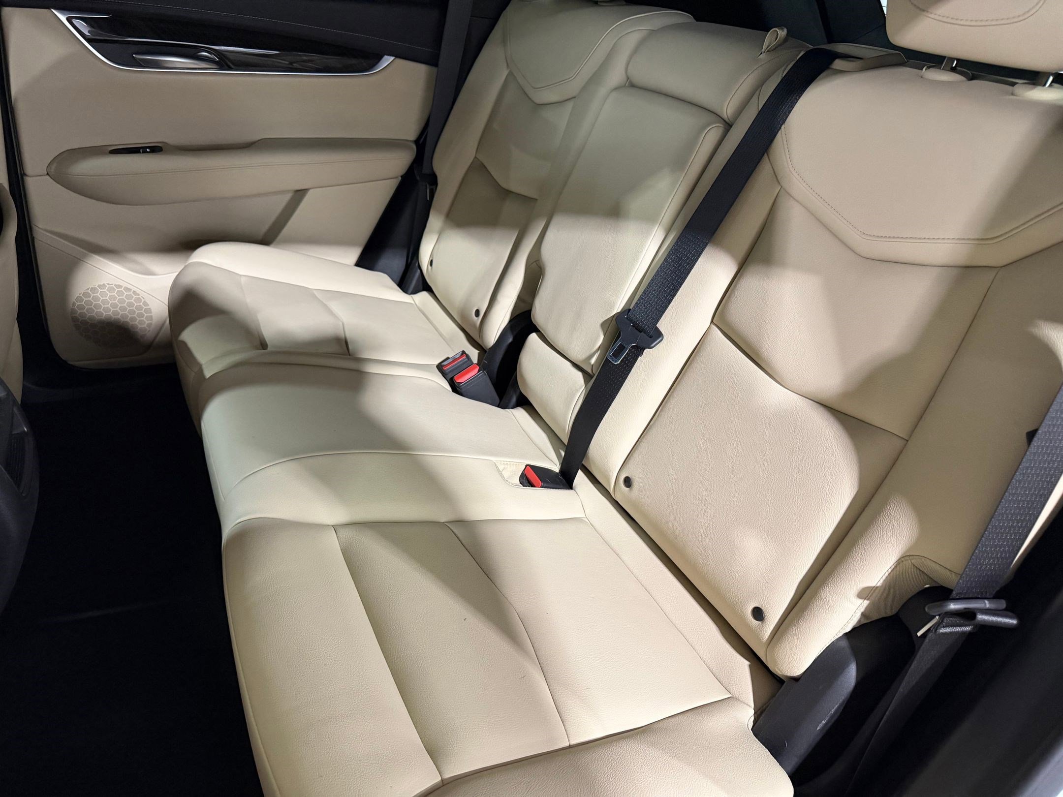 Used 2018 Cadillac XT5 FWD image 35