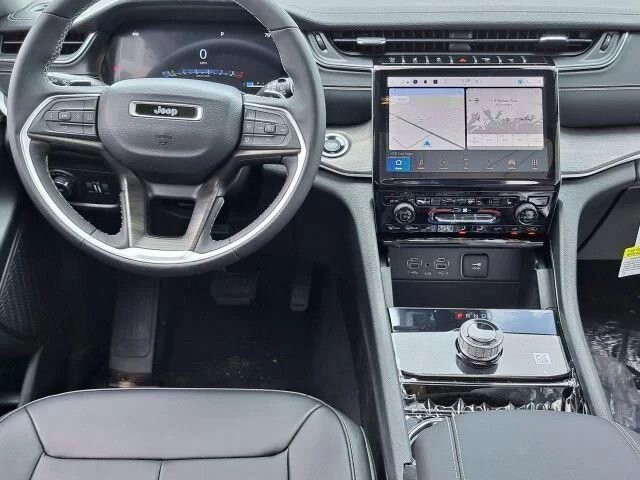 Used 2023 Jeep Grand Cherokee Limited RWD image 19