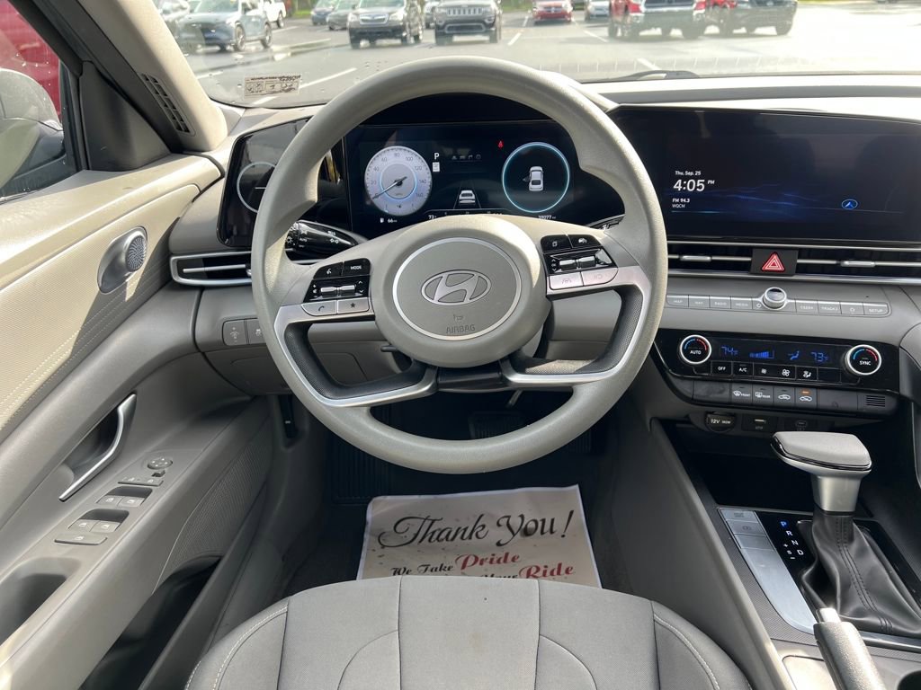 Used 2024 Hyundai Elantra SEL image 19