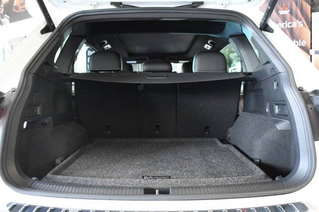 Used 2022 Volkswagen Tiguan SEL R-Line AWD/4WD image 19