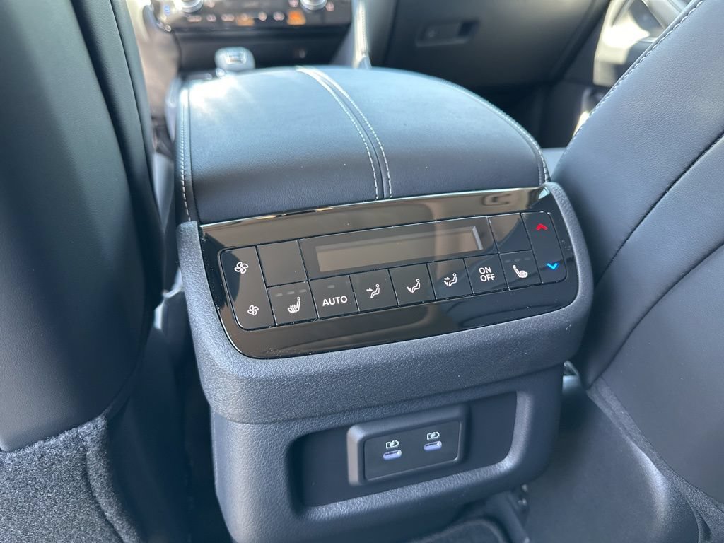 Used 2027 INFINITI QX60 Luxe w/ Cargo Package AWD/4WD image 42
