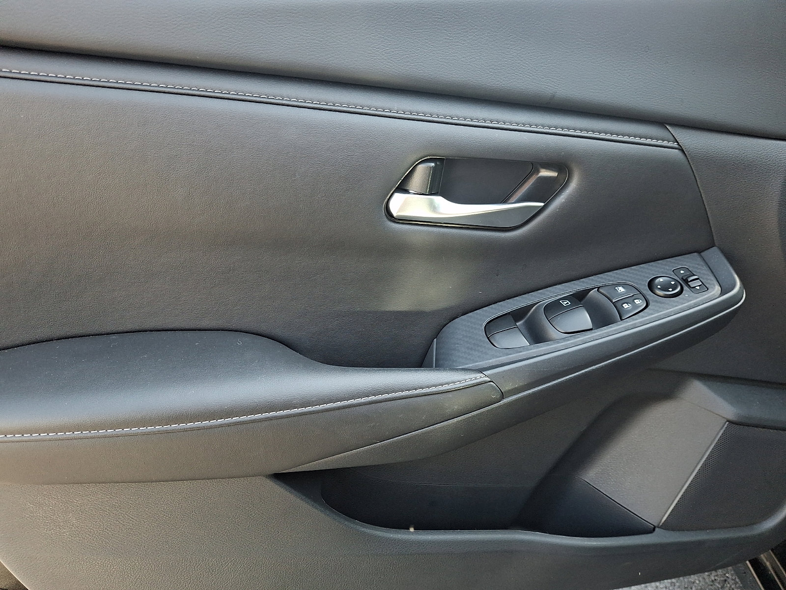 Certified 2024 Nissan Sentra SV FWD image 12