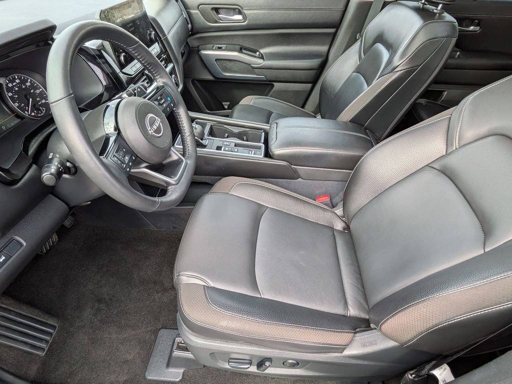 Used 2025 Nissan Pathfinder SL w/ SL Premium Package image 10