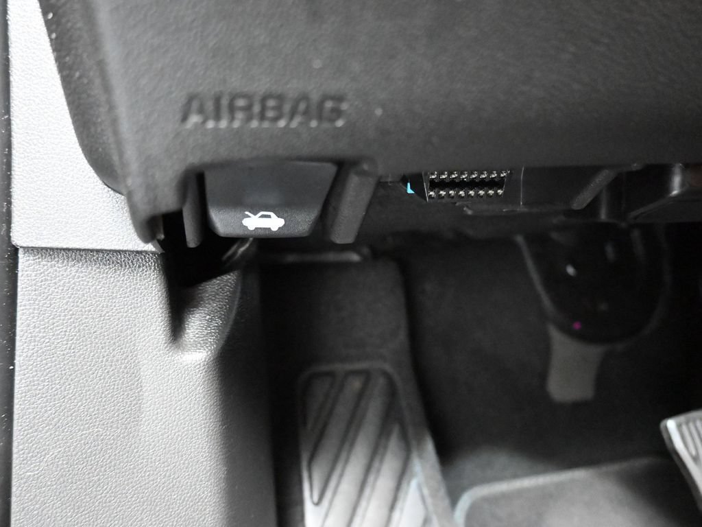 Used 2021 Buick Envision Essence AWD/4WD image 27