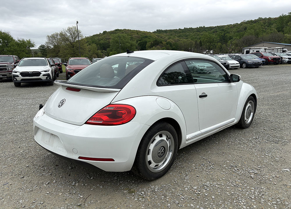 Used 2015 Volkswagen Beetle 1.8T Classic FWD image 3