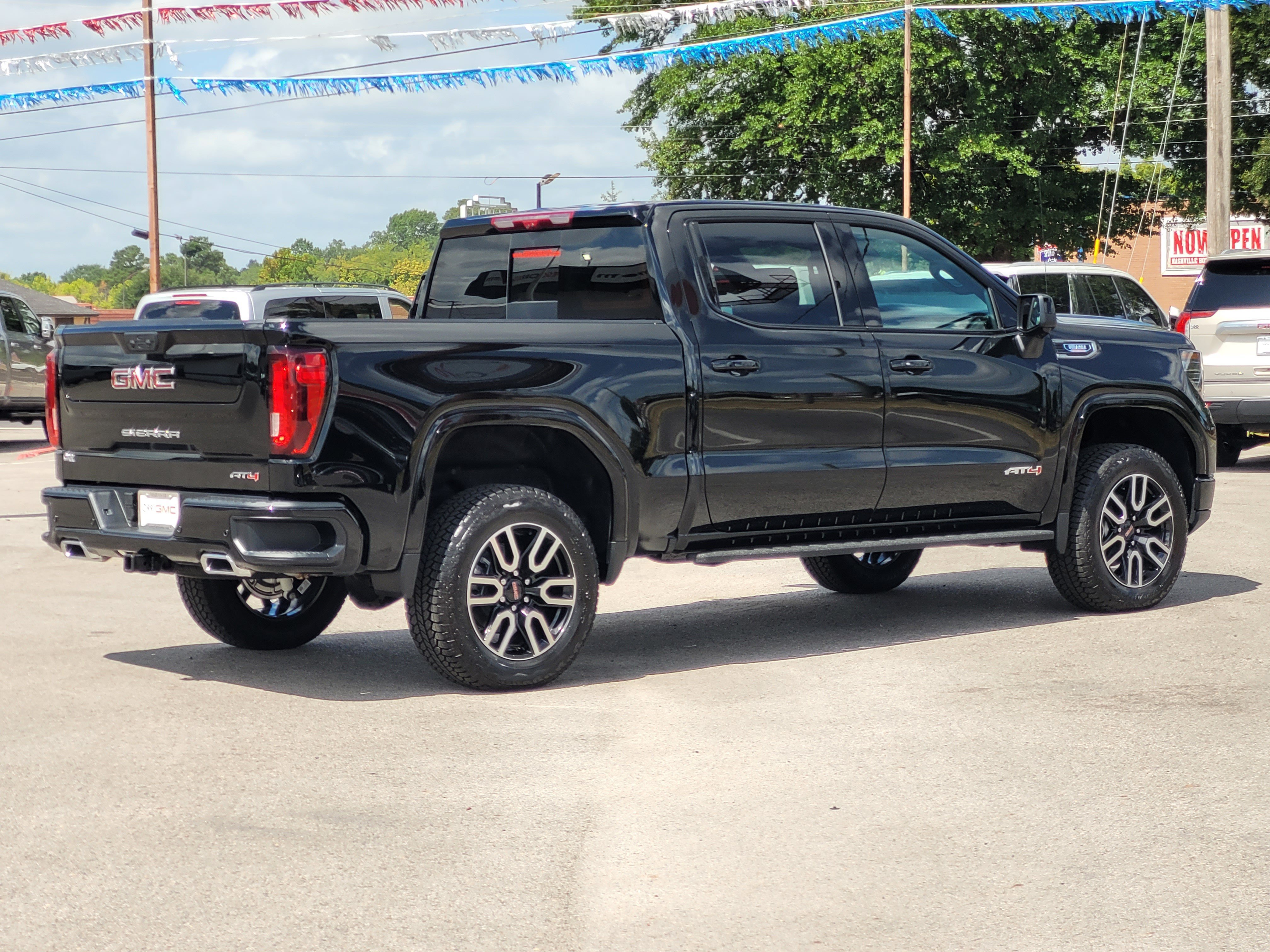 New 2026 GMC Sierra 1500 AT4 w/ AT4 Premium Package AWD/4WD image 4