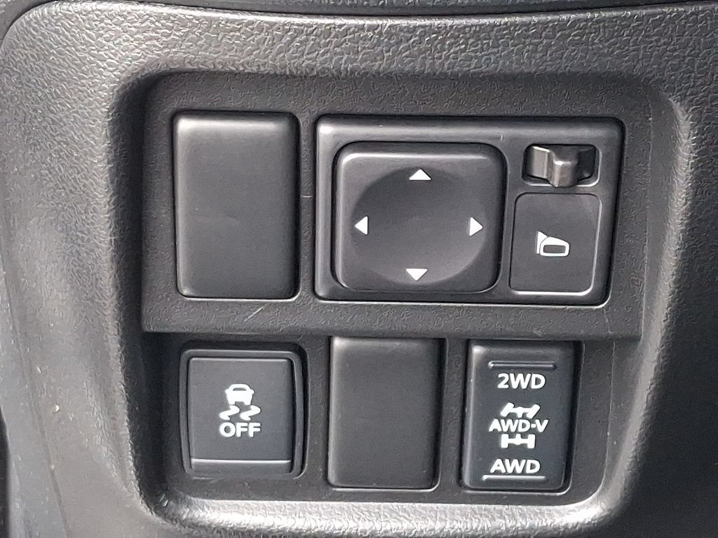 Used 2014 Nissan Juke SV w/ Navigation Package AWD/4WD image 27