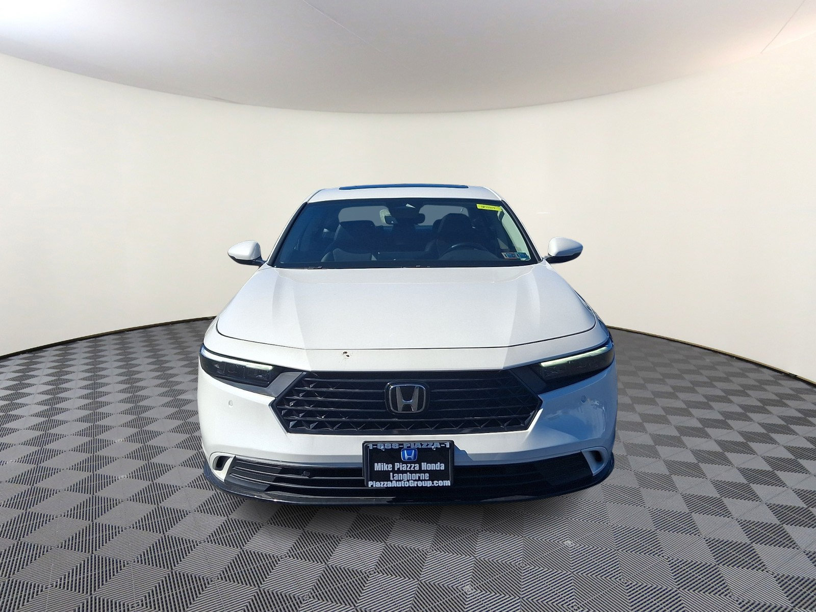 Used 2024 Honda Accord EX-L image 2