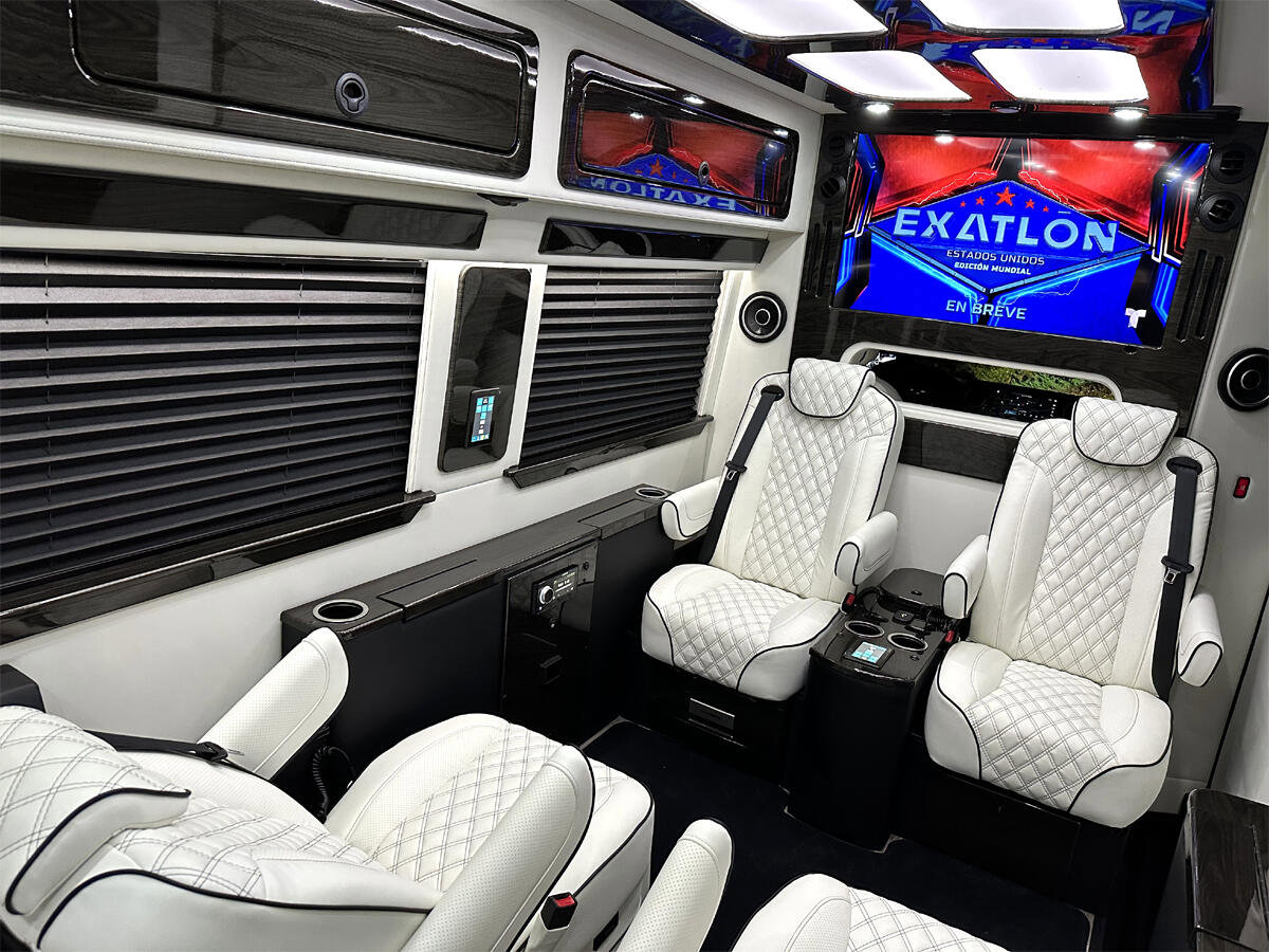 Used 2024 Mercedes-Benz Sprinter 3500 image 13