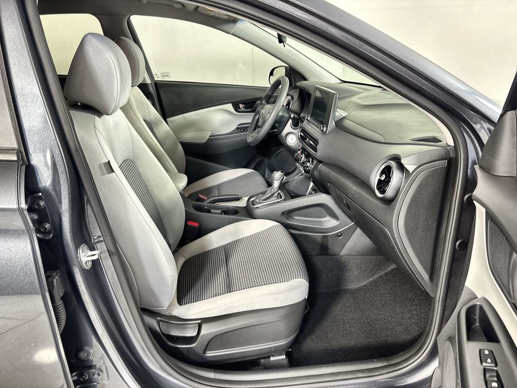 Used 2022 Hyundai Kona SE FWD image 24