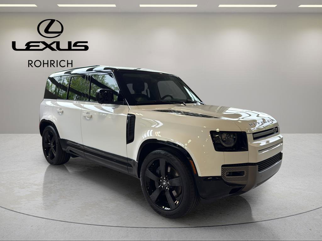 Used 2024 Land Rover Defender 110 X-Dynamic SE AWD/4WD image 4