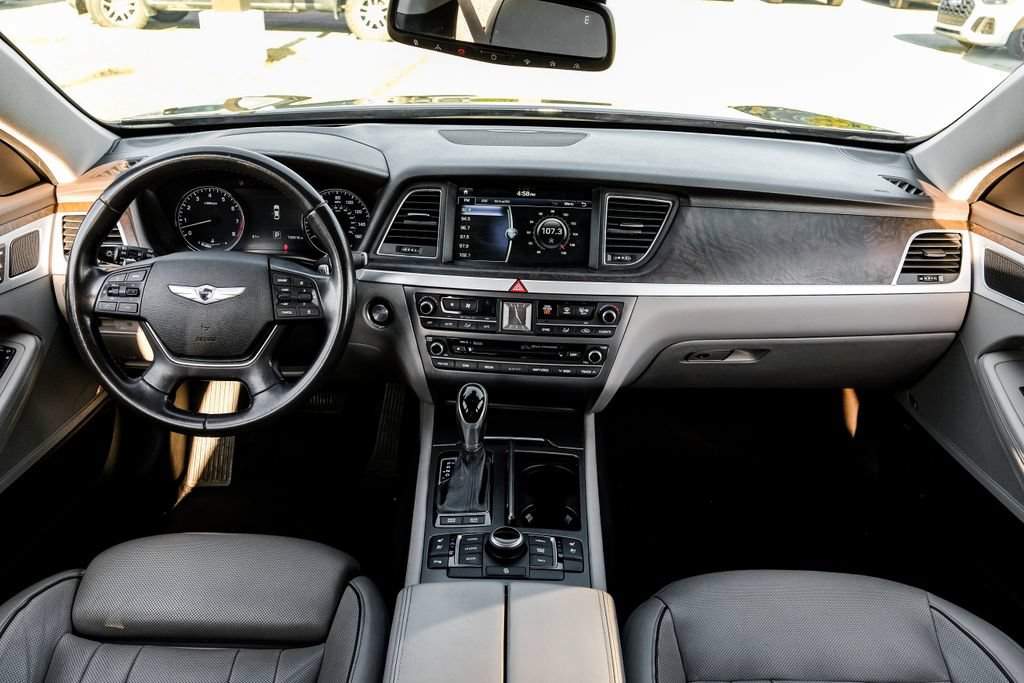Used 2015 Hyundai Genesis 5.0 w/ Option Group 05 RWD image 10