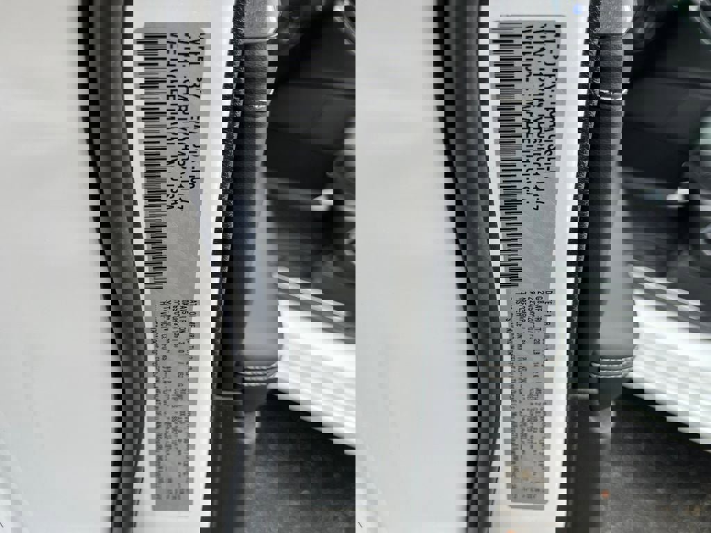 Used 2024 Jeep Grand Cherokee Overland w/ Luxury Tech Group IV image 32