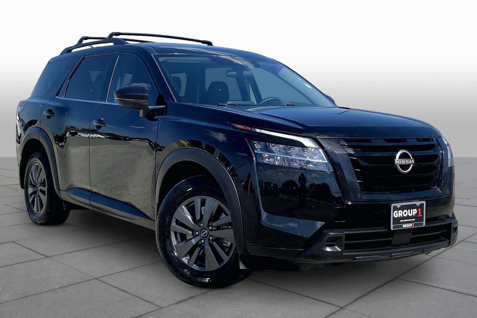 Used 2022 Nissan Pathfinder SV FWD image 3