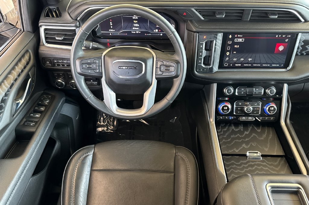Used 2023 GMC Yukon XL Denali AWD/4WD image 13