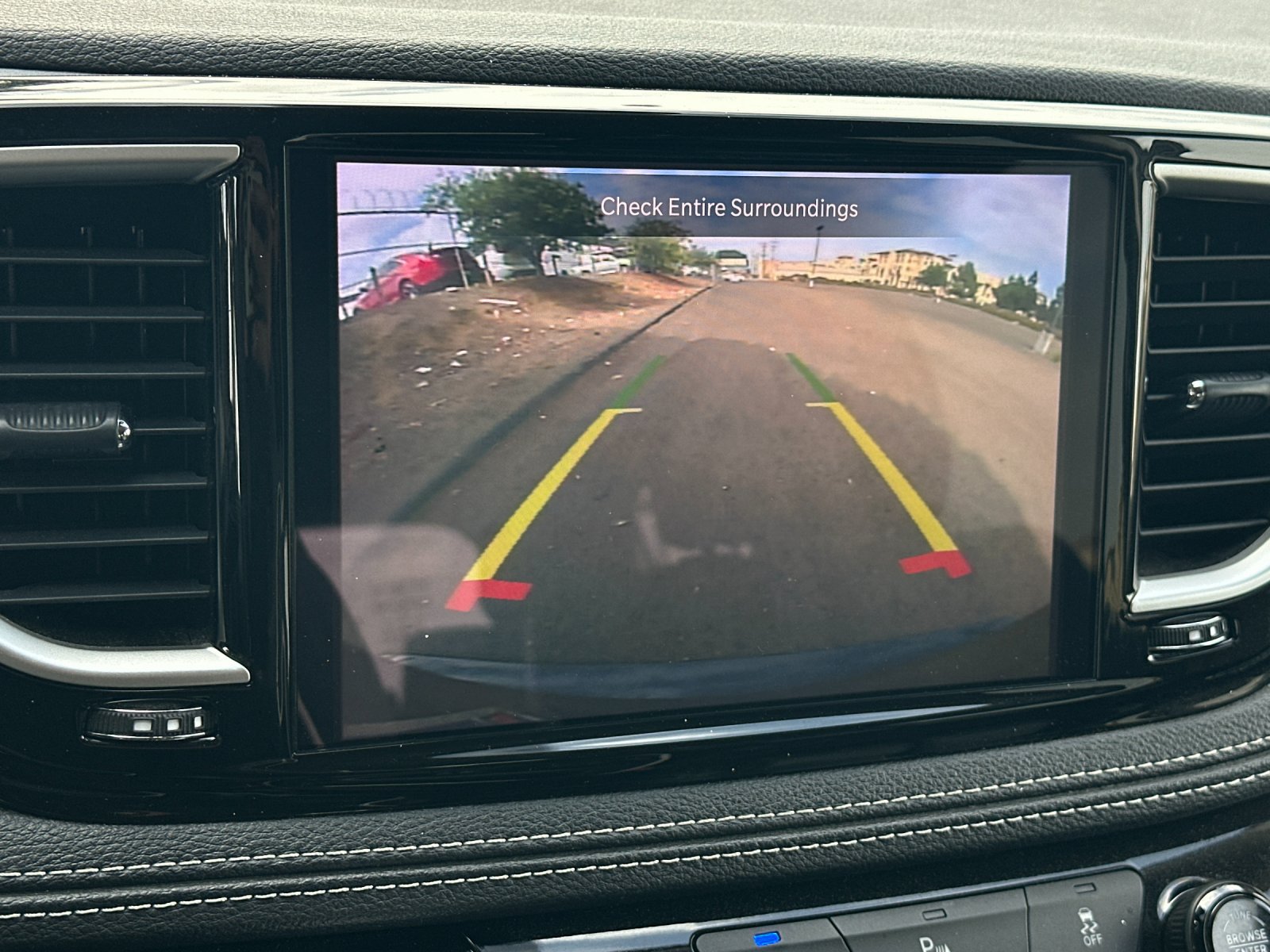 Used 2023 Chrysler Pacifica Touring-L FWD image 19