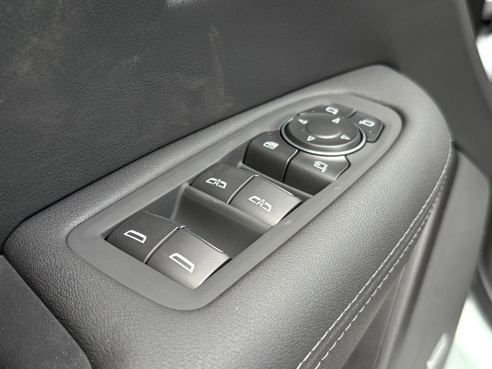 New 2025 Cadillac XT5 Premium Luxury w/ LPO, Floor Liner Package image 15