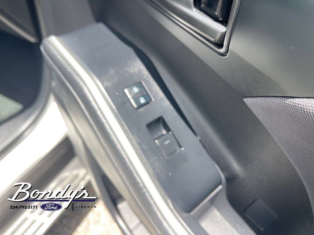 Used 2023 Toyota Highlander LE FWD image 20