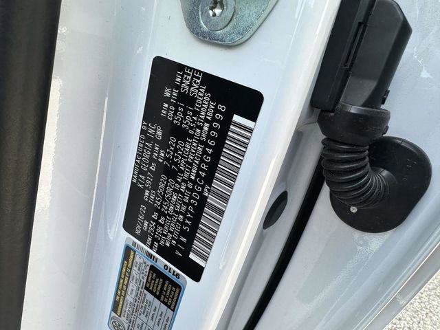 Used 2024 Kia Telluride EX w/ EX Captain's Chair Package image 32