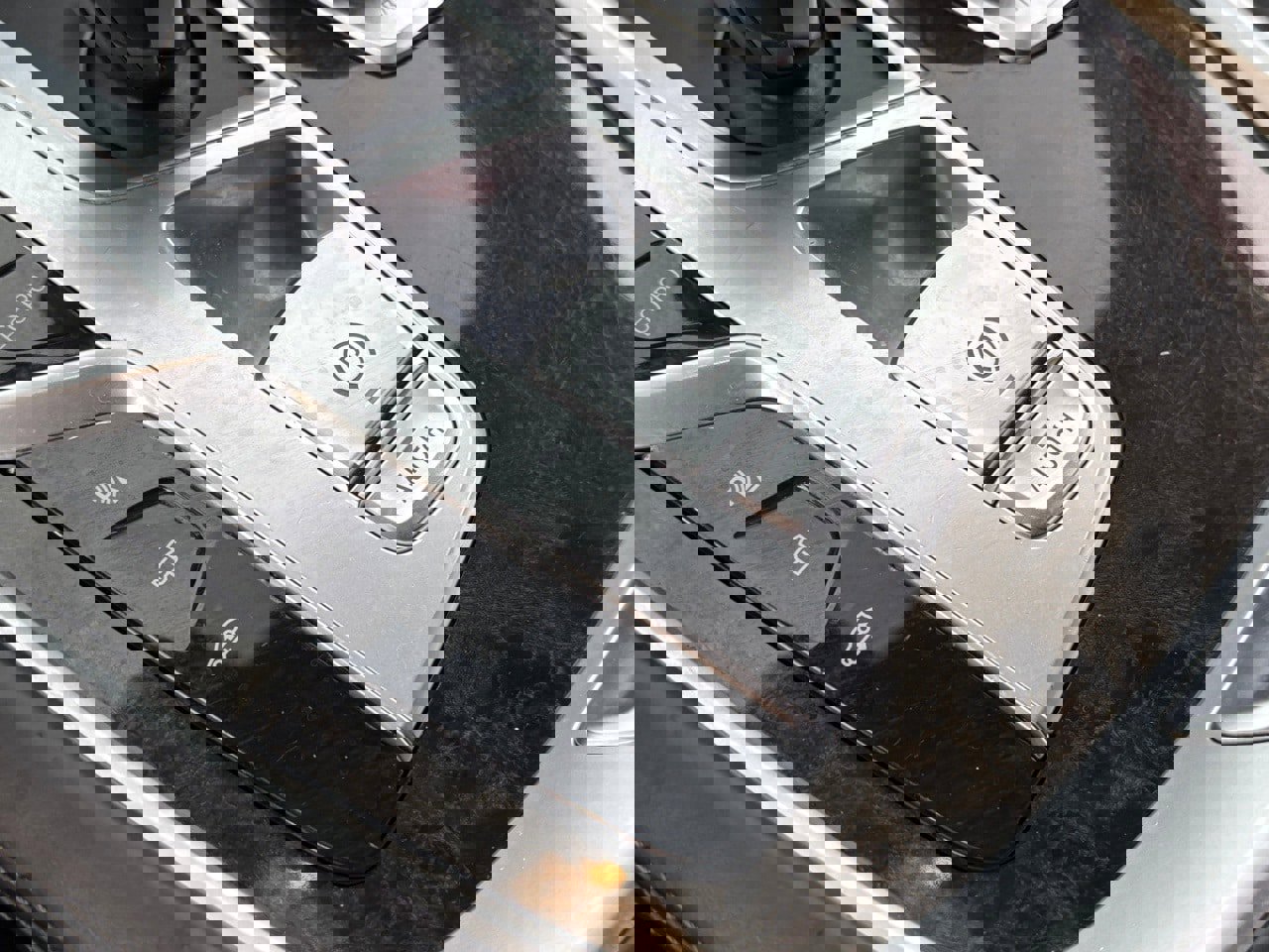 Used 2017 BMW 750i image 22